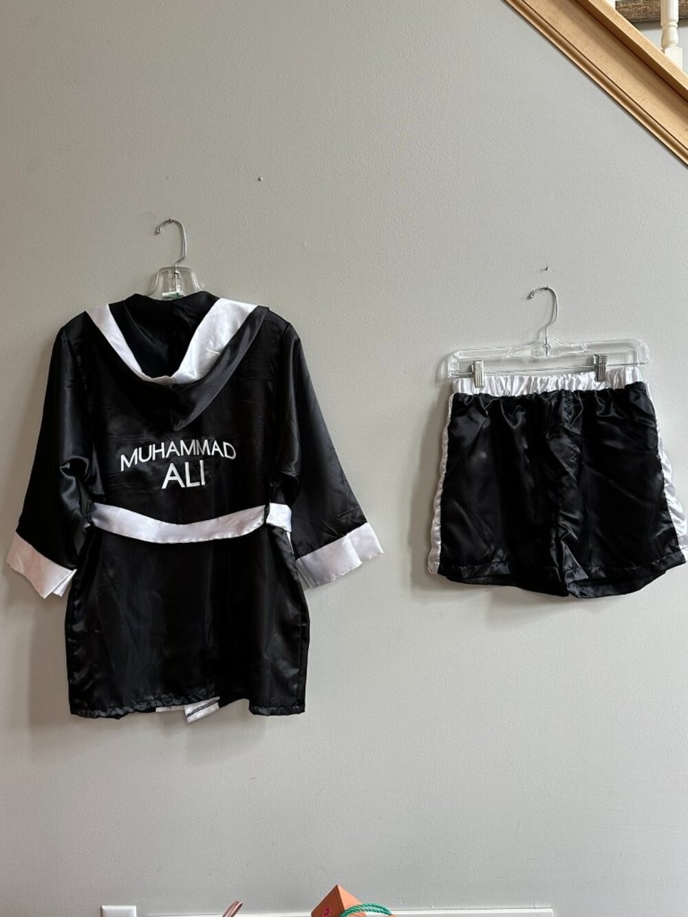 Muhammad Ali Boxing Costume Youth 10-14 Black Satin Robe Shorts Costume Agent